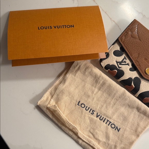 Louis Vuitton jungle key pouch - Picture 9 of 9